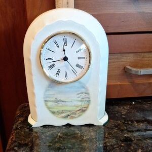 Royal Tara Clock, Made In Ireland, Battery Operated. Fine Bone C hina